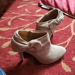 Sexy ankle boot heel - khaki with bow